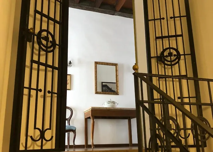 Palazzo 1500 Frescobaldi - Piano Nobile X 5 - A Casa Di Alfonso Apartman *