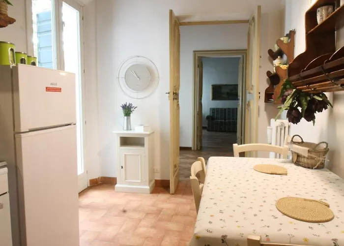 Palazzo 1500 Frescobaldi - Piano Nobile X 5 - A Casa Di Alfonso Apartman *